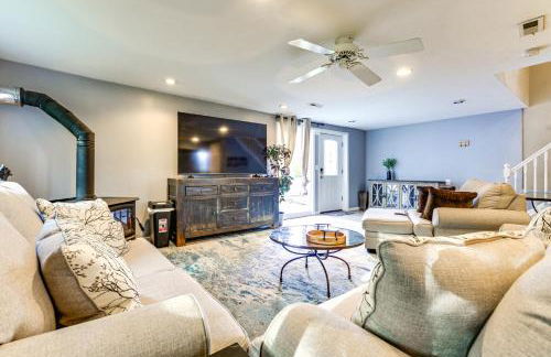 Large Yard with Pond Family Retreat in New Albany! - Foto 17