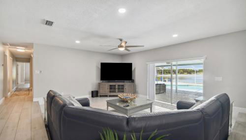 Lake House Westchase area. Heated Pool Waterfront! - Foto 5