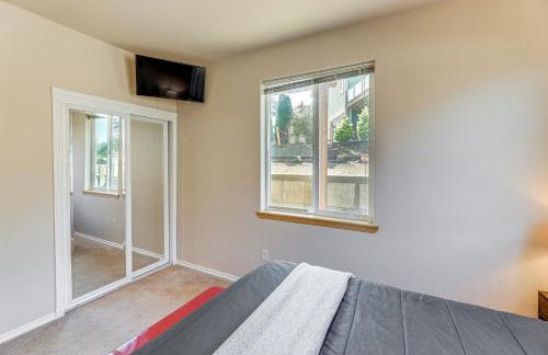 Coastal Oregon Home Walk to Dock! - Photo 18