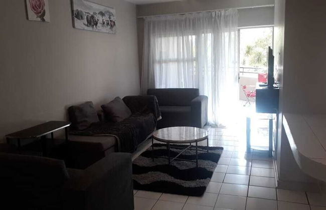 Central Sandton Apartment - Photo 24