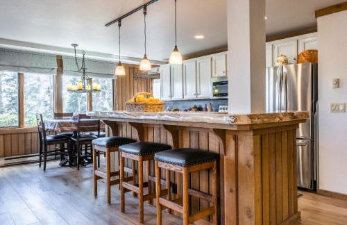 Brand New Listing! 5 minute walk to Canyon Lodge! Newly Updated Two-Bed, Two-Bath, Mountainback #14 - Foto 8