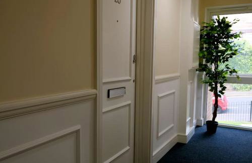 Stunningly Opulent Gold Apartment Near Sheffield FULL SKY TV - Foto 36