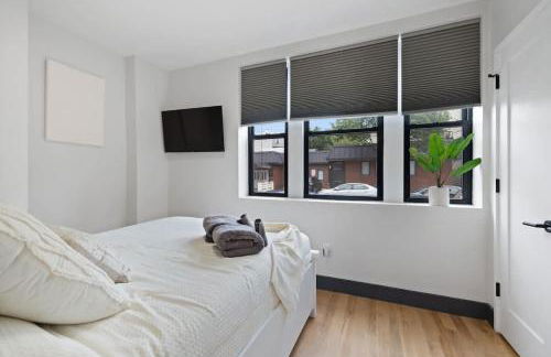 Luxury Brand New 3BED Gem 20 Minutes to NYC - Photo 30