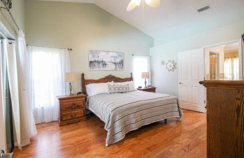 Elegant 3BR 2BA Private Pool Home - Foto 13