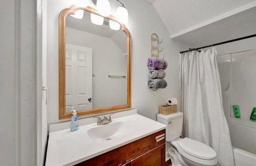 Central Louisville Gem - Near Airport & Top Spots - Foto 29