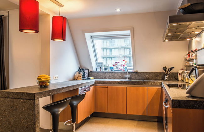 Spacious Seaside Apartment - Photo 6