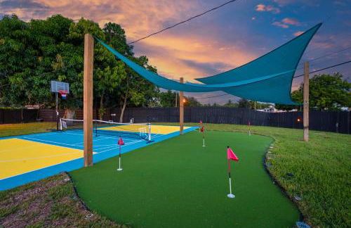 Your own 5BR Private Oasis! wPrivate PoolPickleball - Photo 9