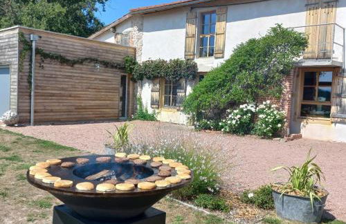 Gîte cocon avec spa et sauna à Saint-Germain-Lespinasse - FR-1-496-6 - Foto 15