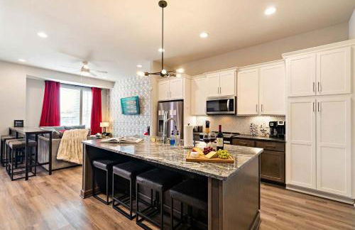 Private Home with Rooftop Game Room near Downtown - Foto 11