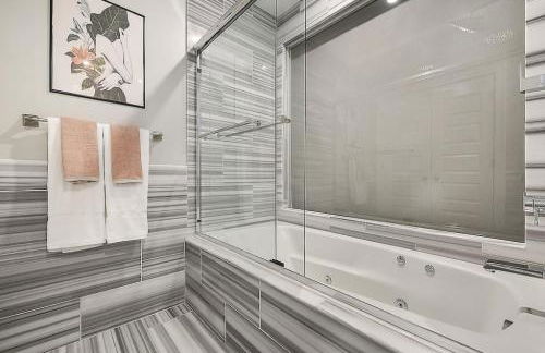 HostWise Stays - The Washington at Chatham - Park Free, Gym, More! - Foto 17