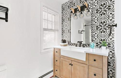 Fire pit ~ Game Room ~ near NYC ~ Modern Luxury - Foto 3