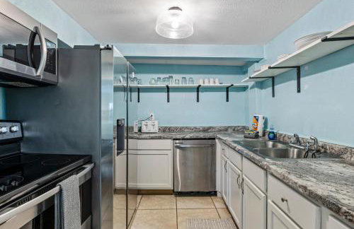 Historic Anchor at M Sleeps 7 Outdoor Shower Mins to Beach & Moody Gardens - Foto 3
