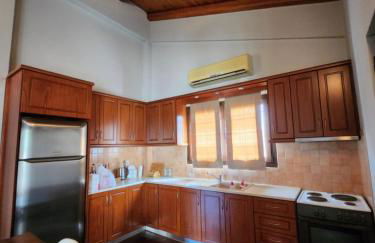 LoGGOS VILLA - Photo 6