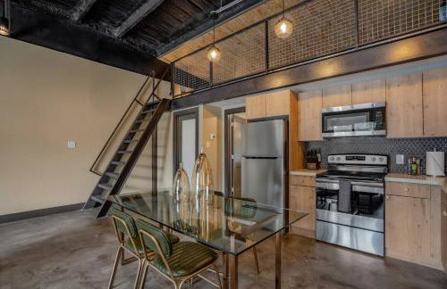 Maltby Motors 2 - Picture Perfect OG Loft near HOU - Foto 24