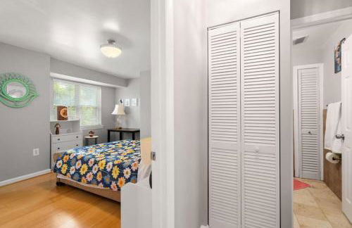 Parkside Alexandria Townhome - 3br free parking - Foto 19