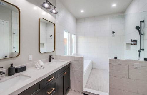 Serene Resort-Style Escape - Perfect for Families - Photo 40