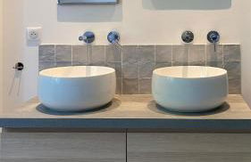 Signature topfloor flat in a shared XIX century Mansion in Western Paris - Foto 15