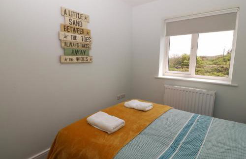 Beach Apartment 9 - Photo 10