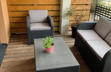 APPARTEMENT CENTRE VILLE AVEC TERRASSE ET PARKING SECURISE - Foto 8