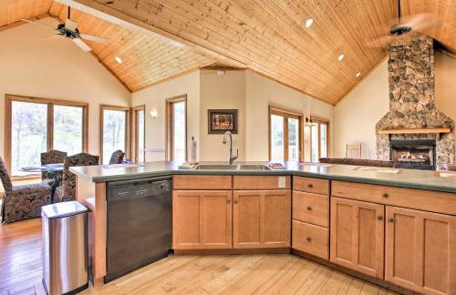 House with Deck, Fire Pit - 15 Mins to Snowshoe! - Foto 9