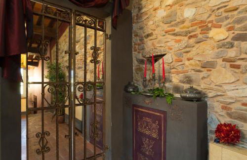 La Dimora dei Conti, Indulge in a Country Farmhouse Apartment with Jacuzzi Facing the Town! - Foto 79