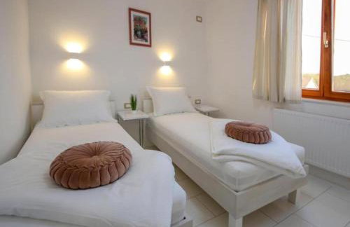 Villa Gabriel - Three Bedroom Villa with Outdoor Pool - Foto 7