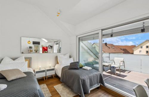 Harmonie Homes - Built in 2025 - High-Quality Beds & Linen - Full Kitchen - Fiber WiFi - 4K Smart TV - 2 Balconies - Elevator - Free Private Parking - Near Augsburg - 20 Min via Autobahn to Munich-West - Foto 22