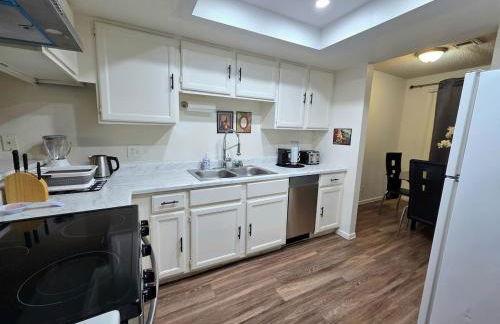 2 bed 2 bath downtown vegas near the strip - Foto 18