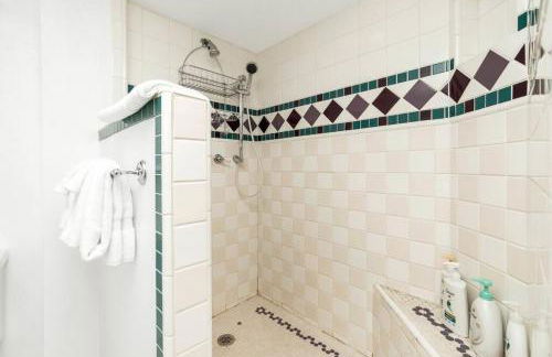 Vintage Westlake Hideaway with Patio & Lake Views - Foto 14