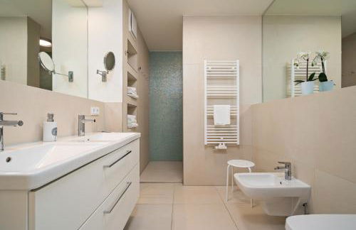 Müritz Utkiek - Apartment mit Seeblick & Balkon in der Hafenresidenz - Foto 11