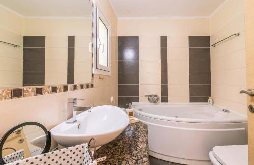 Alkinoi Seaview Villa with private Pool by Konnect, Nisaki - Photo 20