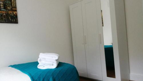 Lovely 3 Bedrooms Flat Near Romford Station With Free Parking - Foto 3