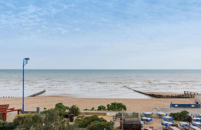 Chic 2-bed Seafront Haven Near Felpham Beach - Foto 2