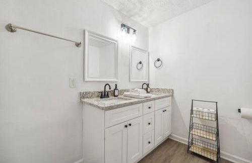 Cozy Kennesaw Apartment Close to KSU with EV Plug In - Foto 12