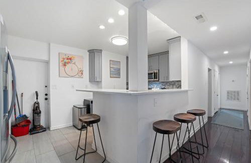 Oversized Family Beach Block Duplex with Game Room - Foto 12