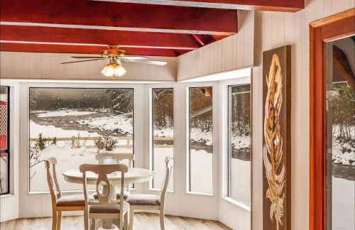 NEW: Steps from White River near Mount Rainier National Park - Foto 13