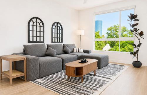 Stunning Haven with Pool Gym Parking Close to Disneyland - Foto 1