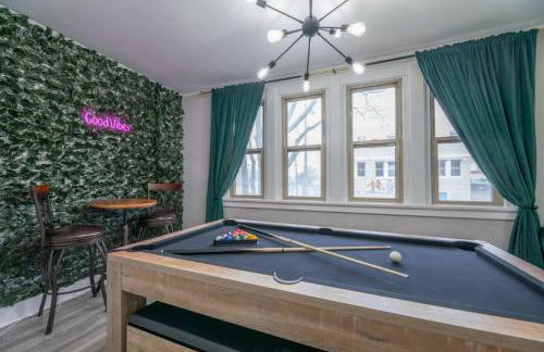 Pool Table, Arcade, Darts, 3 Car Garage, Sleeps 20 - Photo 17