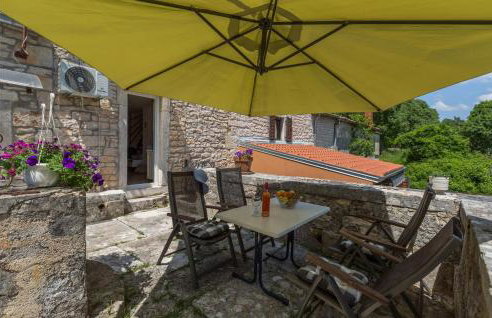 Beautiful Home In Putini With Kitchen - Photo 9