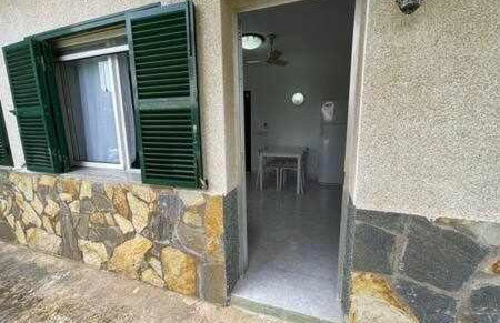 Bajo con jardín y piscina frente a Cala Forcat. - Foto 11
