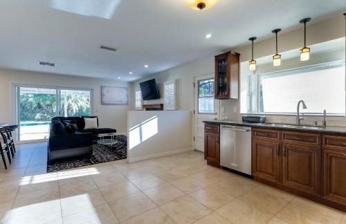 4 Bedroom West Hills Charmer with Pool and Jacuzzi - Foto 11