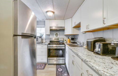 1 Mi to Sands Beach Walkable Island Home with Yard! - Photo 10