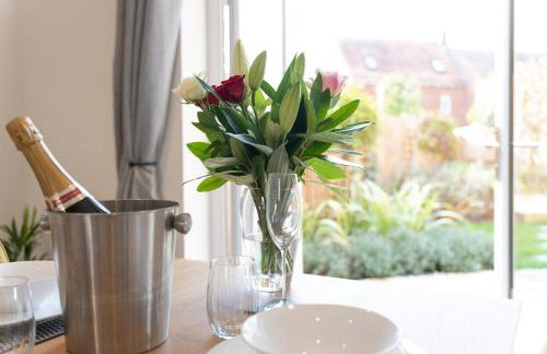 Stylish 3 bed house in Bedford perfect for Contractors and families - Foto 26