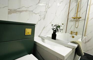 Modern 2 Bedroom Ground Floor Apartment near city centre - Photo 35