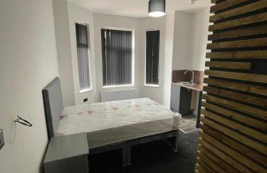 Modern 8-Room Ensuite House with Shared Lounge and Kitchen - Foto 10