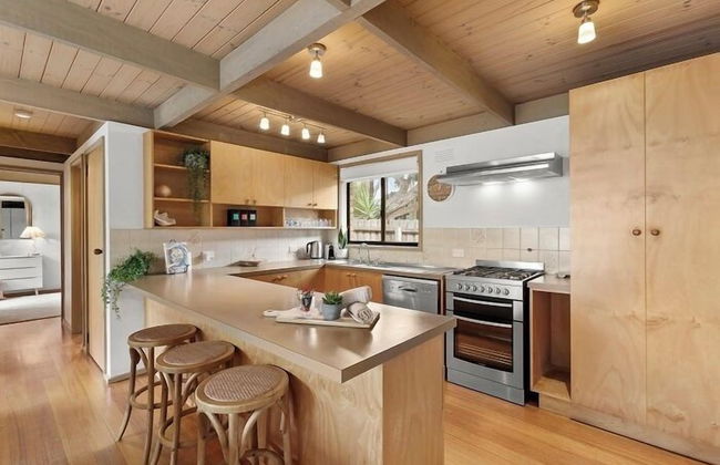 3 Bedroom House - Jan Juc - Near Beach - Photo 8