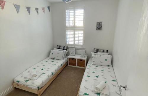 Swanage Bay Coastal Apartment - Photo 16