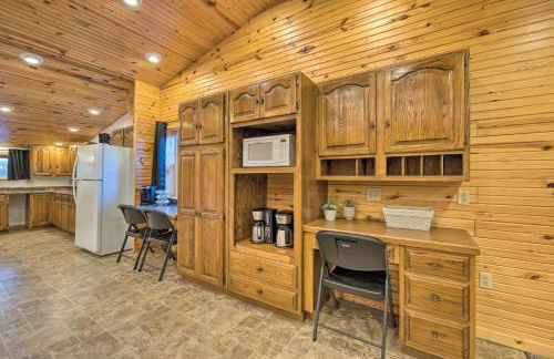 Spacious Kansas Retreat On-Site Disc Golf! - Foto 9