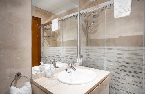 EnjoyGranada LUJO Piscina y Parking - Foto 48