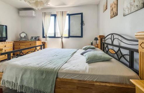 Gorgeous Home In St-Florent-Sur-Auzonne - Foto 24